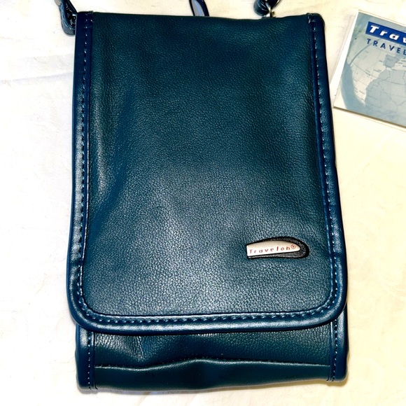 Travelon Crossbody Blue Leather Travel Wallet, Adjustable Strap, NEW! RF… - Picture 1 of 16